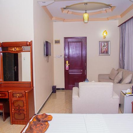 Star City Hotel Dar es Salaam Extérieur photo